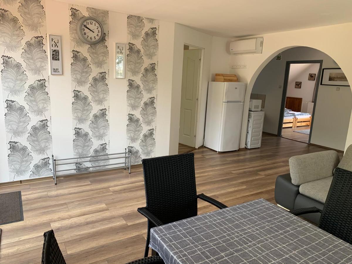 Borsi Apartman Balatonalmadi Bagian luar foto