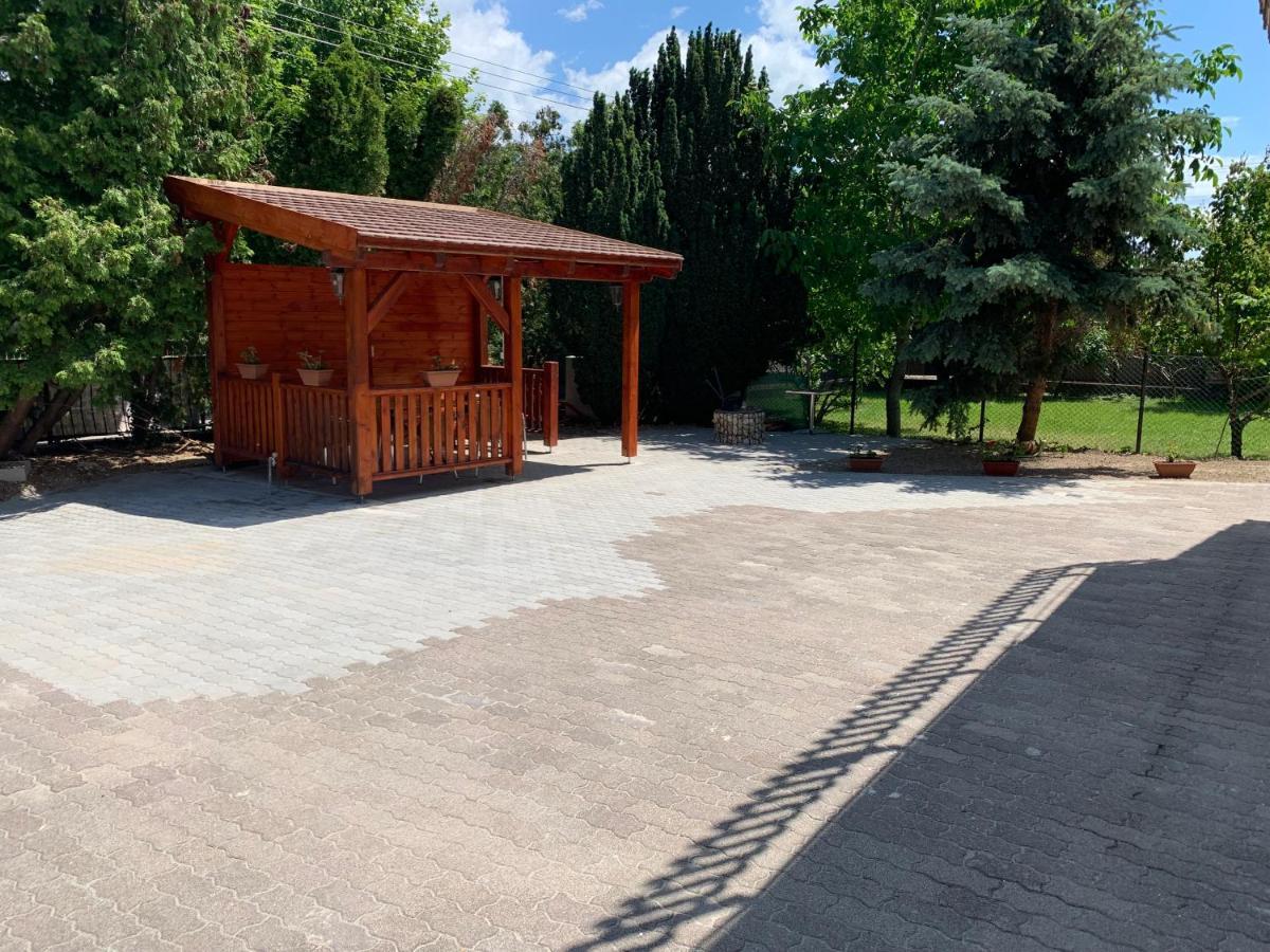 Borsi Apartman Balatonalmadi Bagian luar foto