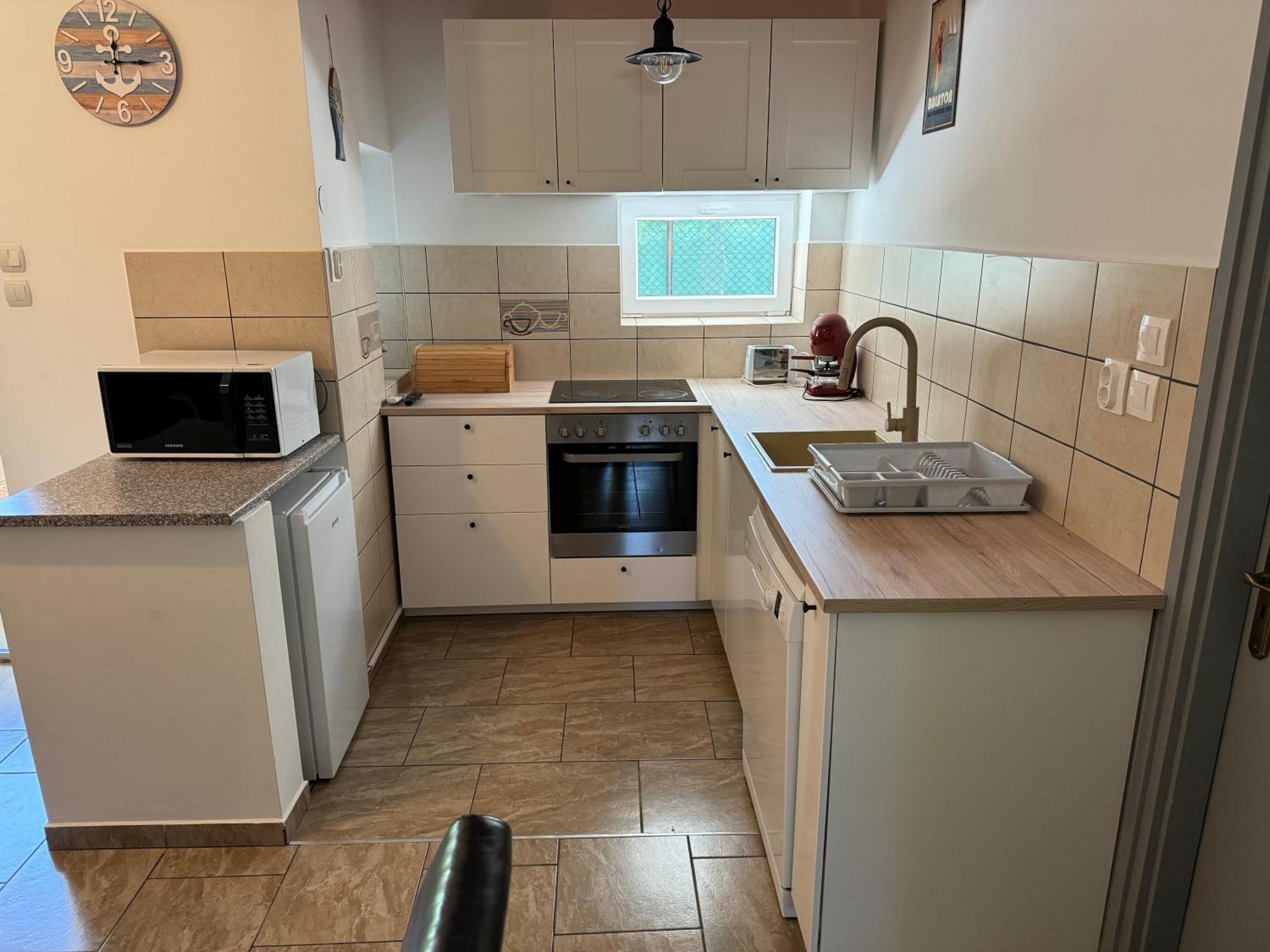 Borsi Apartman Balatonalmadi Bagian luar foto